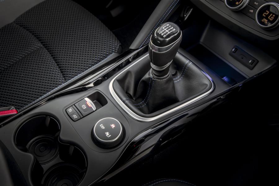 Детали интерьера Renault Kadjar 2019 года  (UK) (фото 11 из 40)